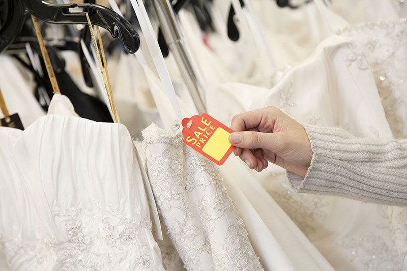 Tips for Saving on your online wedding shopping!